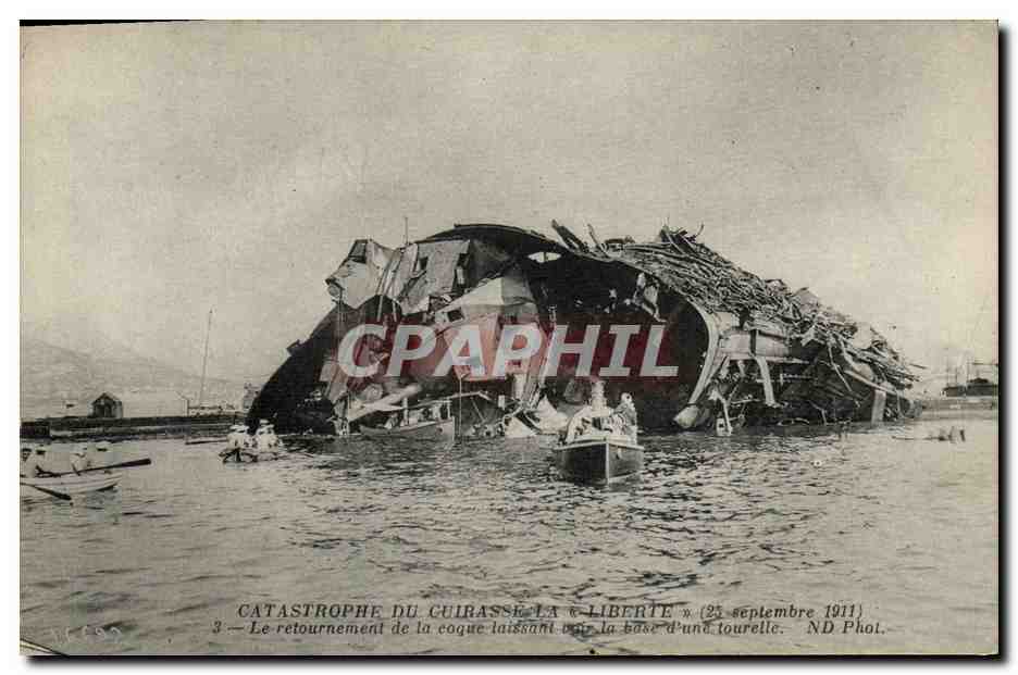 CPA Bateau Catastrophe du Liberte Toulon le retournement de la coque 