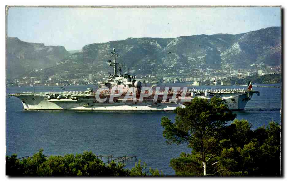 CPM Bateau Toulon Entree majestueuse du Foch en rade de Toulon Porte avions