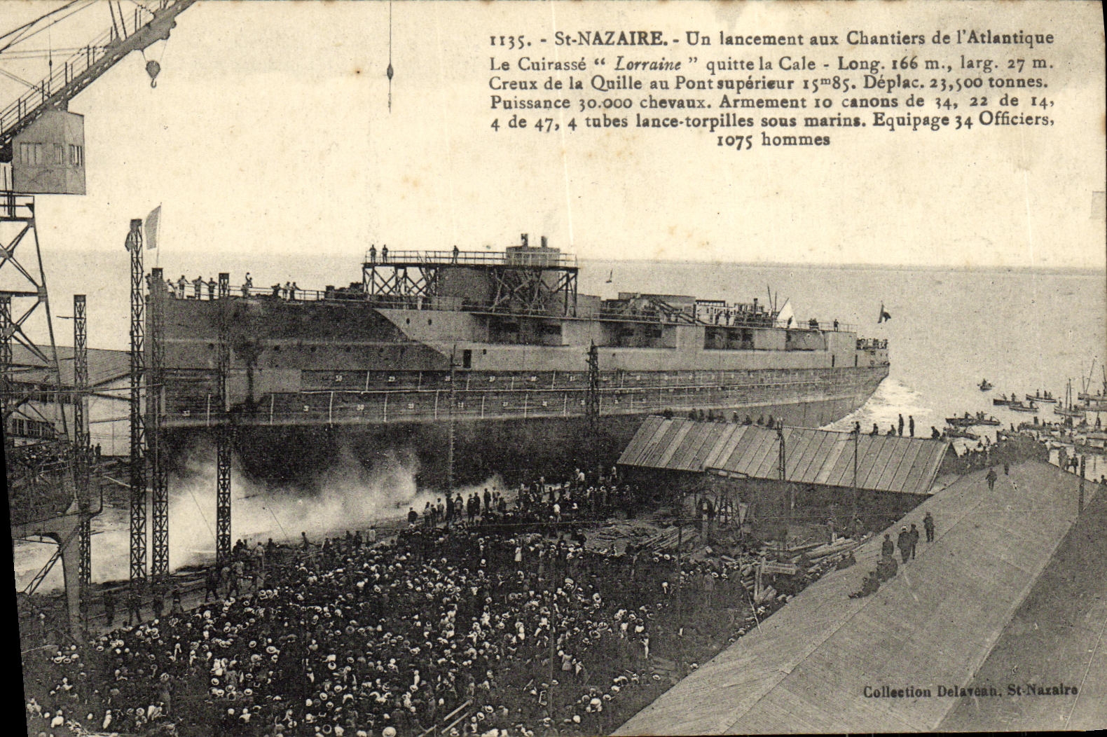 CPA Bateau St Nazaire un lancement de chantiers de l Atlantique Le cuirasse Lorraine quitte la cale
