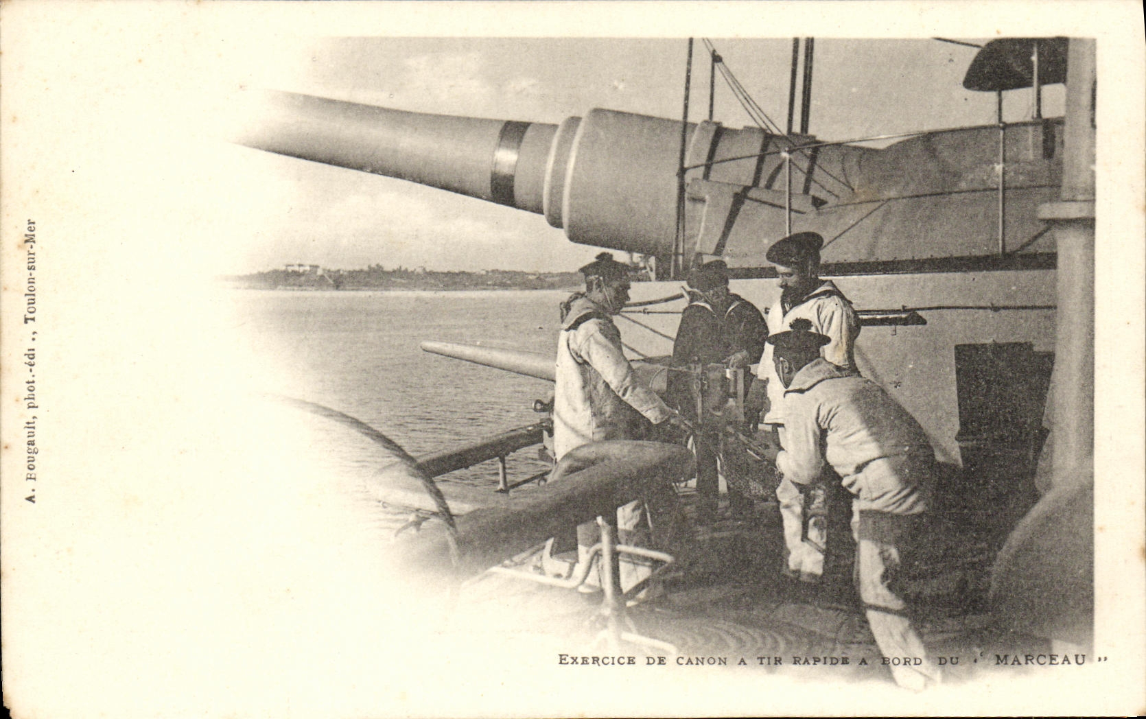 CPA Bateau Exercice de canon a tir rapide a bord du Marceau Cuirasse