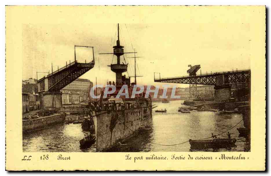 CPA Bateau Port militaire Sortie du croiseur Montcalm