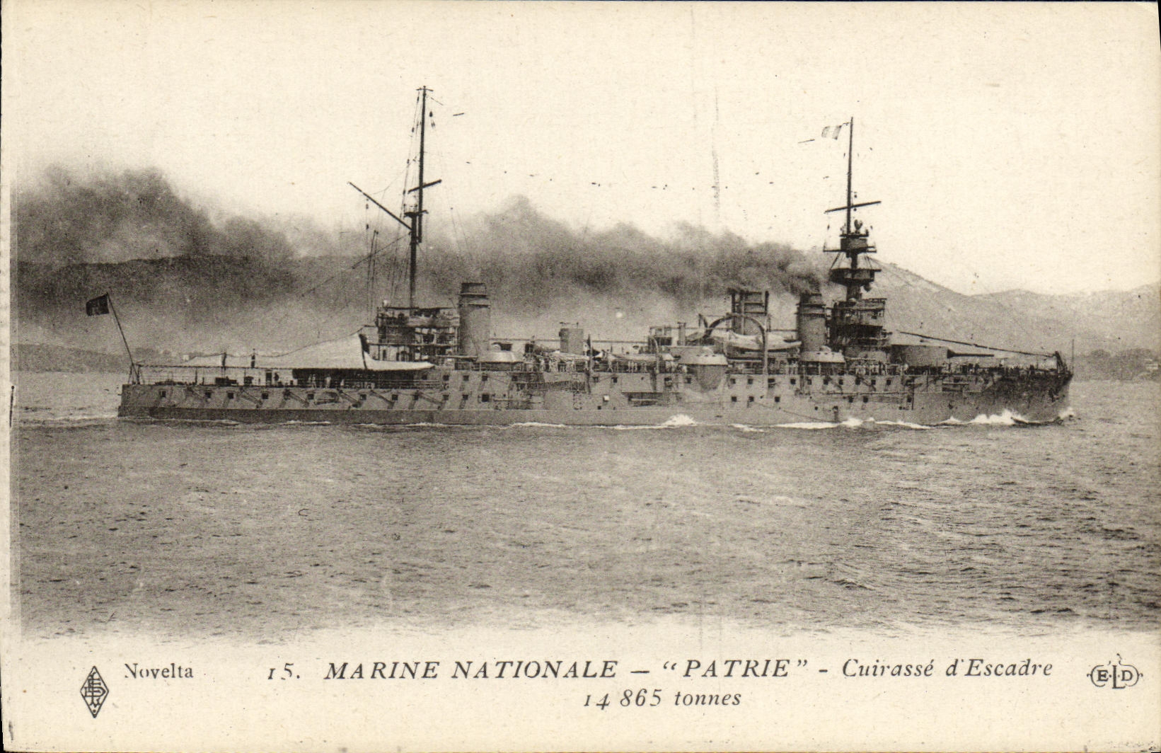 CPA Bateau Guerre La Patrie cuirasse d escadre de 15000 tonnes