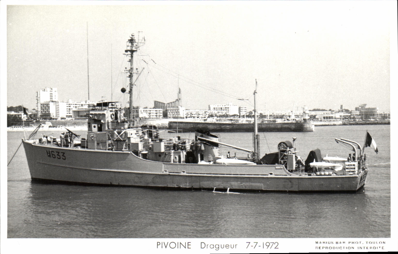 CPM Bateau Guerre Pivoine Dragueur