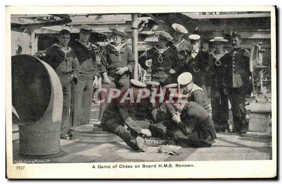 CPA Bateau Guerre A game of chess on board HMS renown Echecs Jeu 