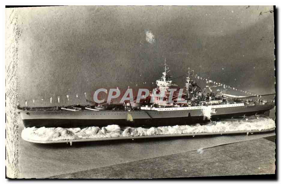 CPSM Bateau Guerre Richelieur Maquette au 1 100 chevrolet Taillecourt Doubs