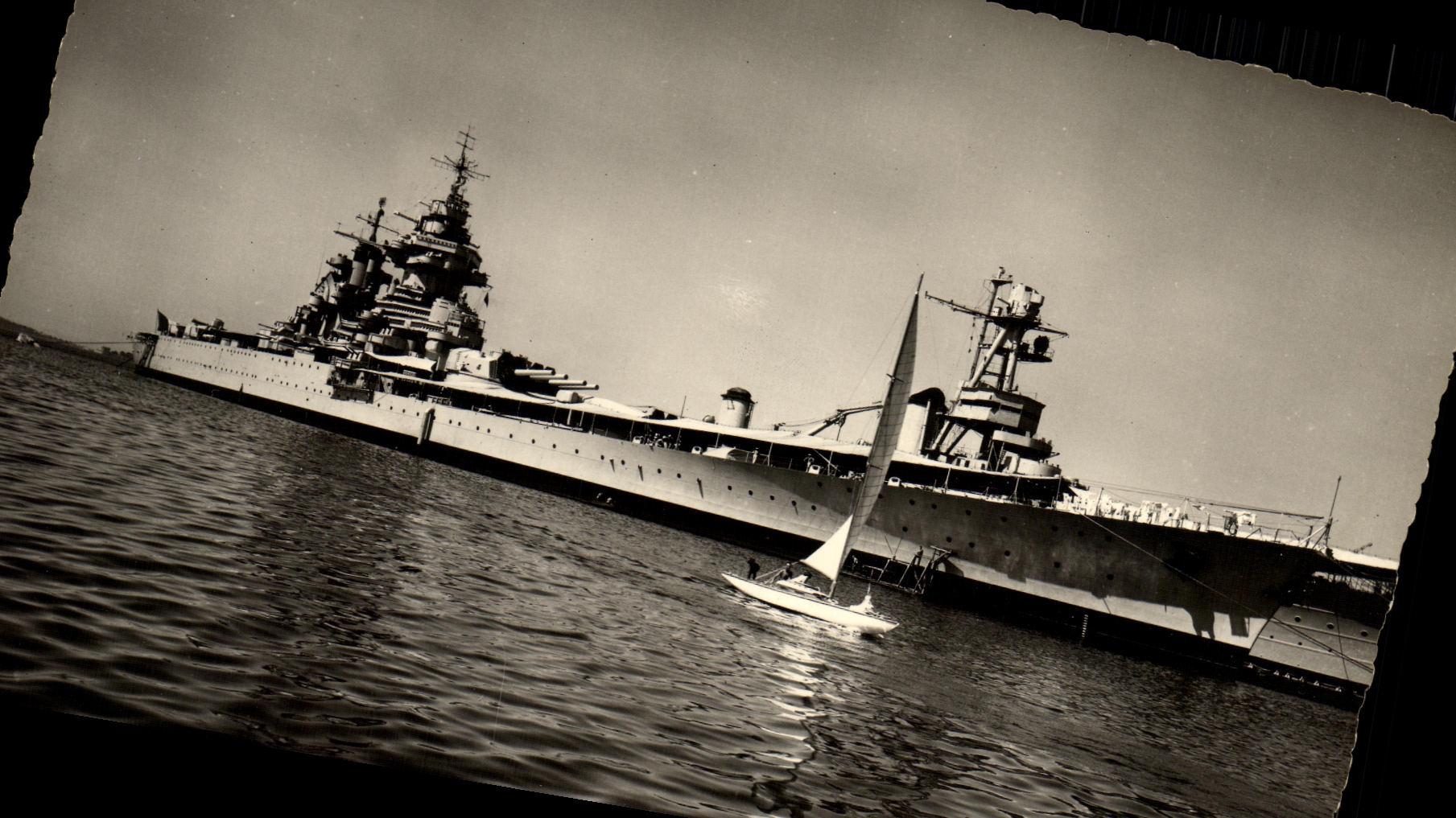 CPM Bateau Guerre Le Richelieu Le cuirasse