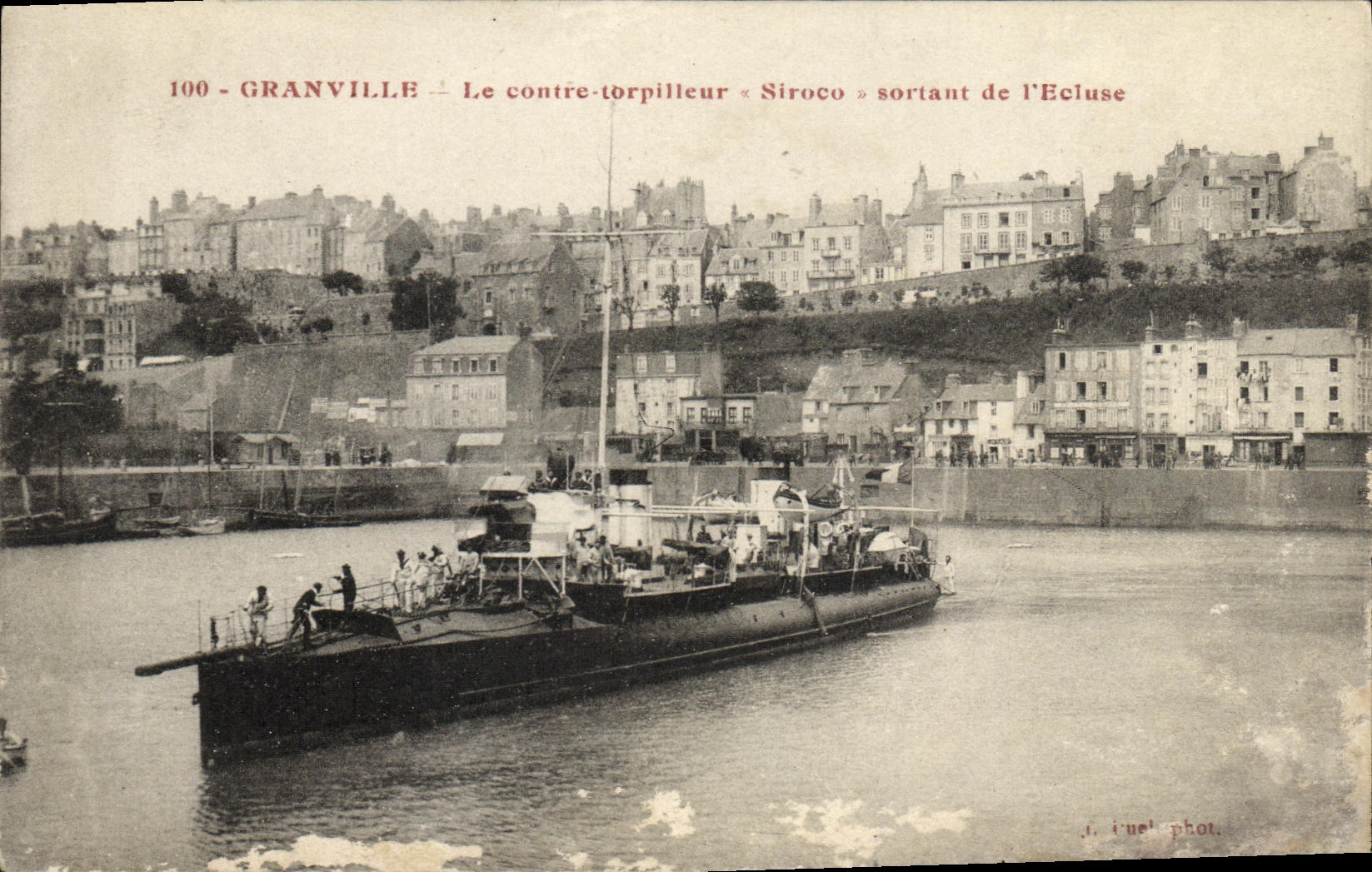 CPA Bateau Guerre Contre torpilleur Siroco sortant de l ecluse