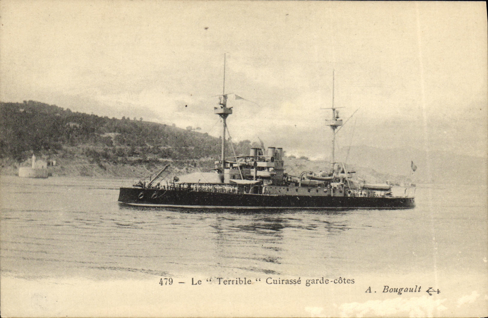 CPA Bateau Guerre Le terrible cuirasse garde cotes