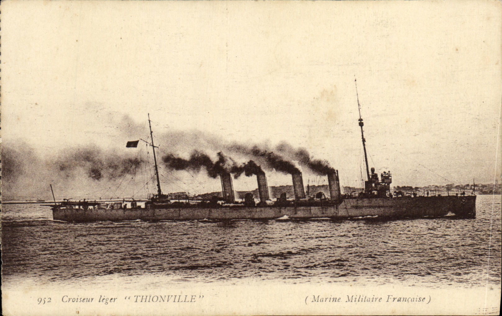 CPA Bateau Guerre Croiseur leger Thionville