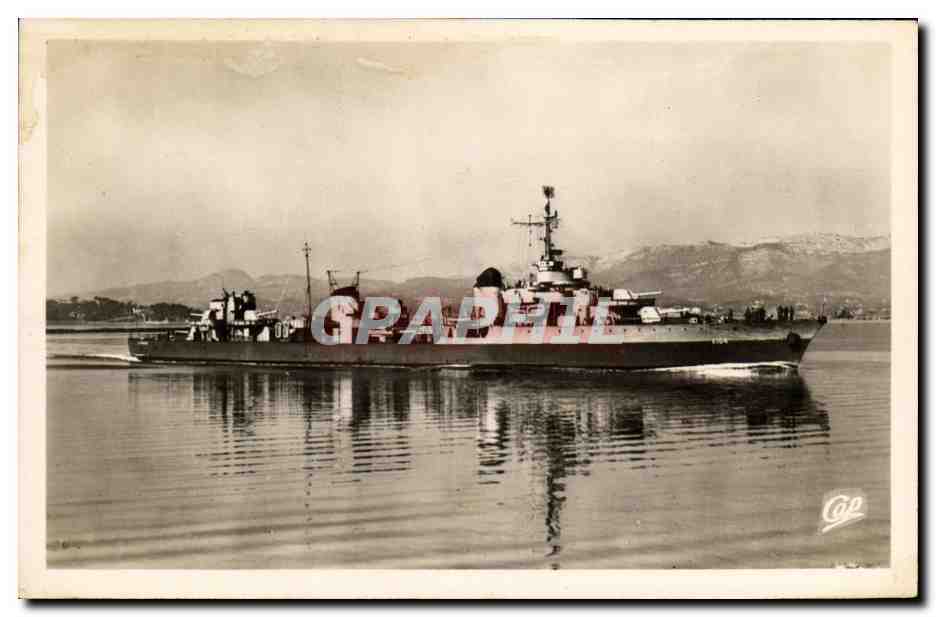 CPA Bateau Guerre Croiseur Leger Le Triomphant 