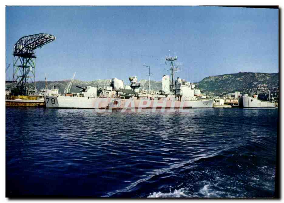 CPM Bateau Guerre Toulon Le Vendeen a quai