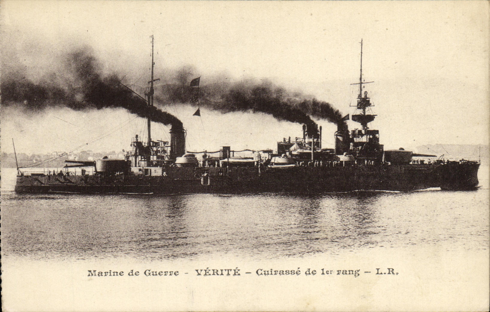 CPA Bateau Guerre Cuirasse de 1er rang Verite