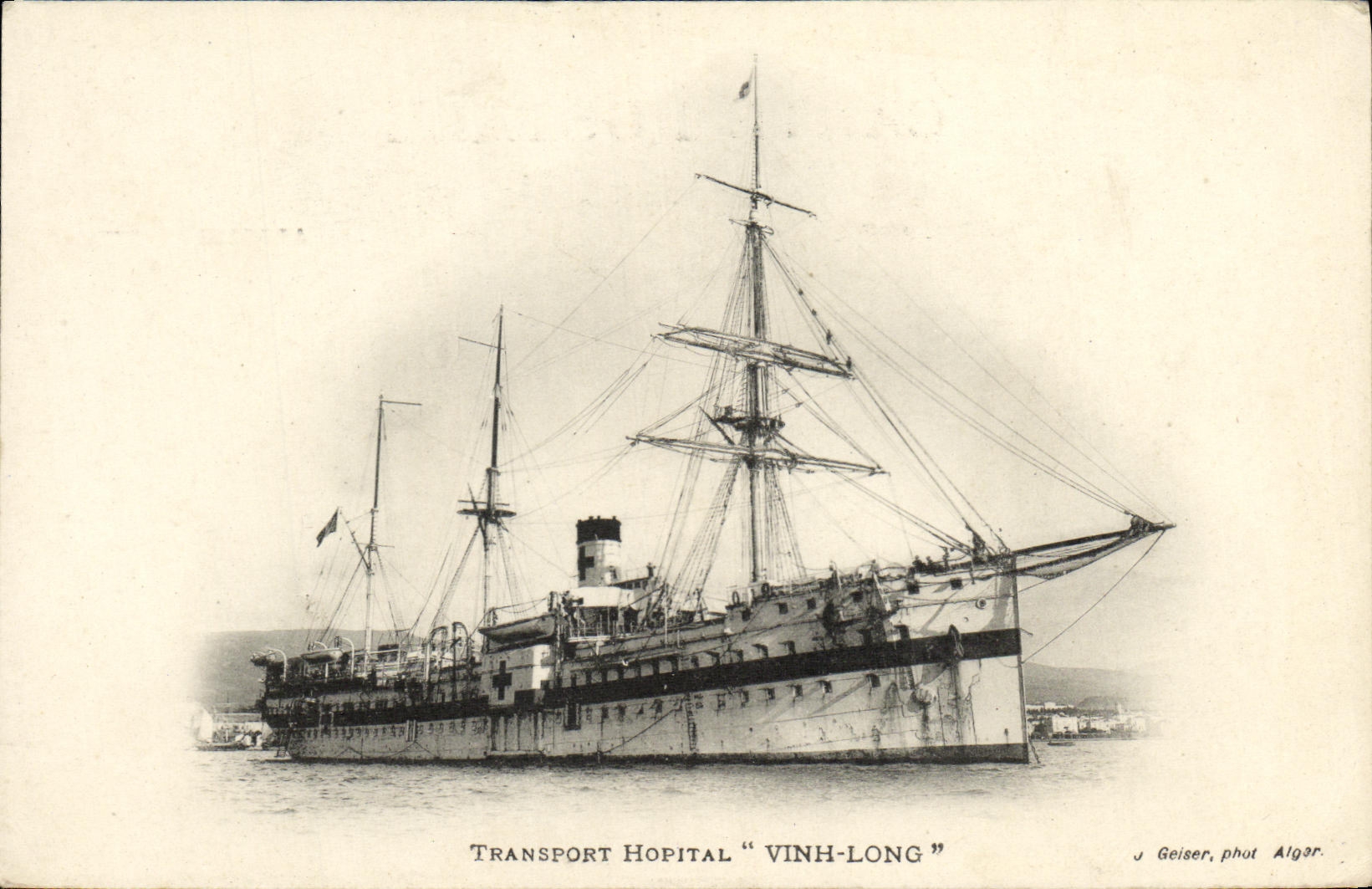 Transport Hospital "Vinh-Long" — navire militaire — J. Geiser, phot Algar