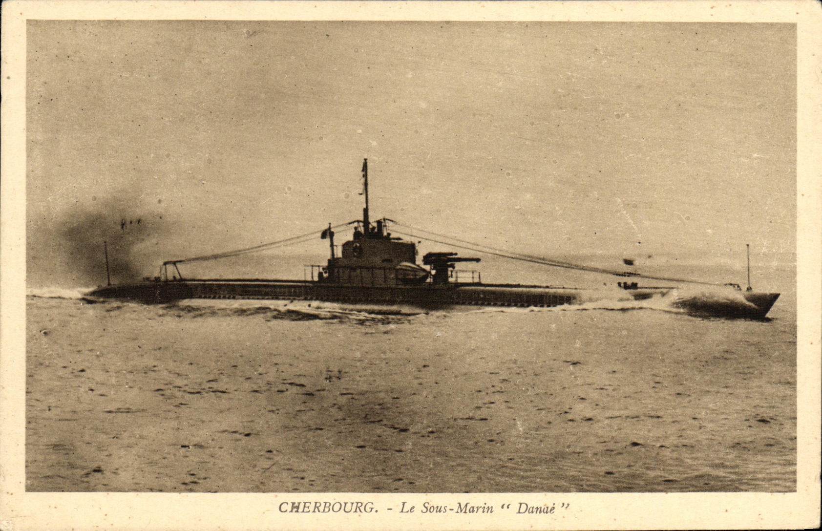 CPA Bateau Guerre Cherbourg Sous marin Danae