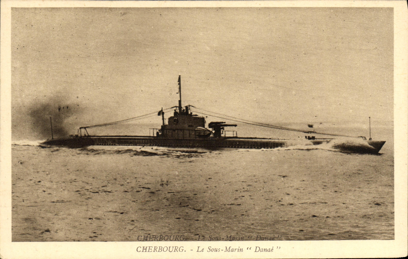 CPA Bateau Guerre Cherbourg Sous marin Danae