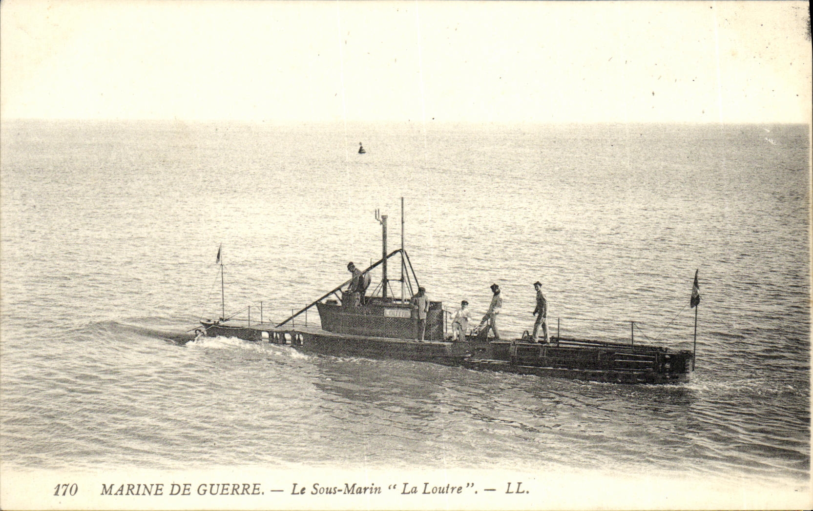 Marine de guerre — Le Sous-Marin "La Loutre" — LL. — N° 170
