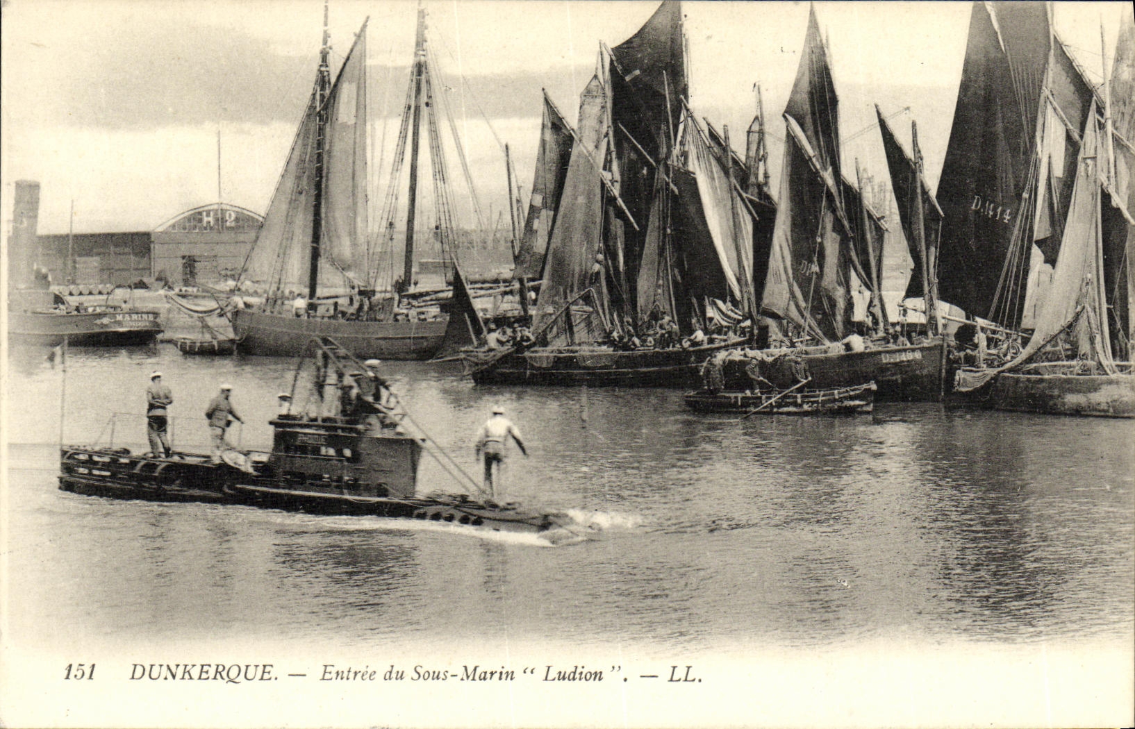 Dunkerque — Entrée du Sous-Marin "Ludion" — LL. N° 151