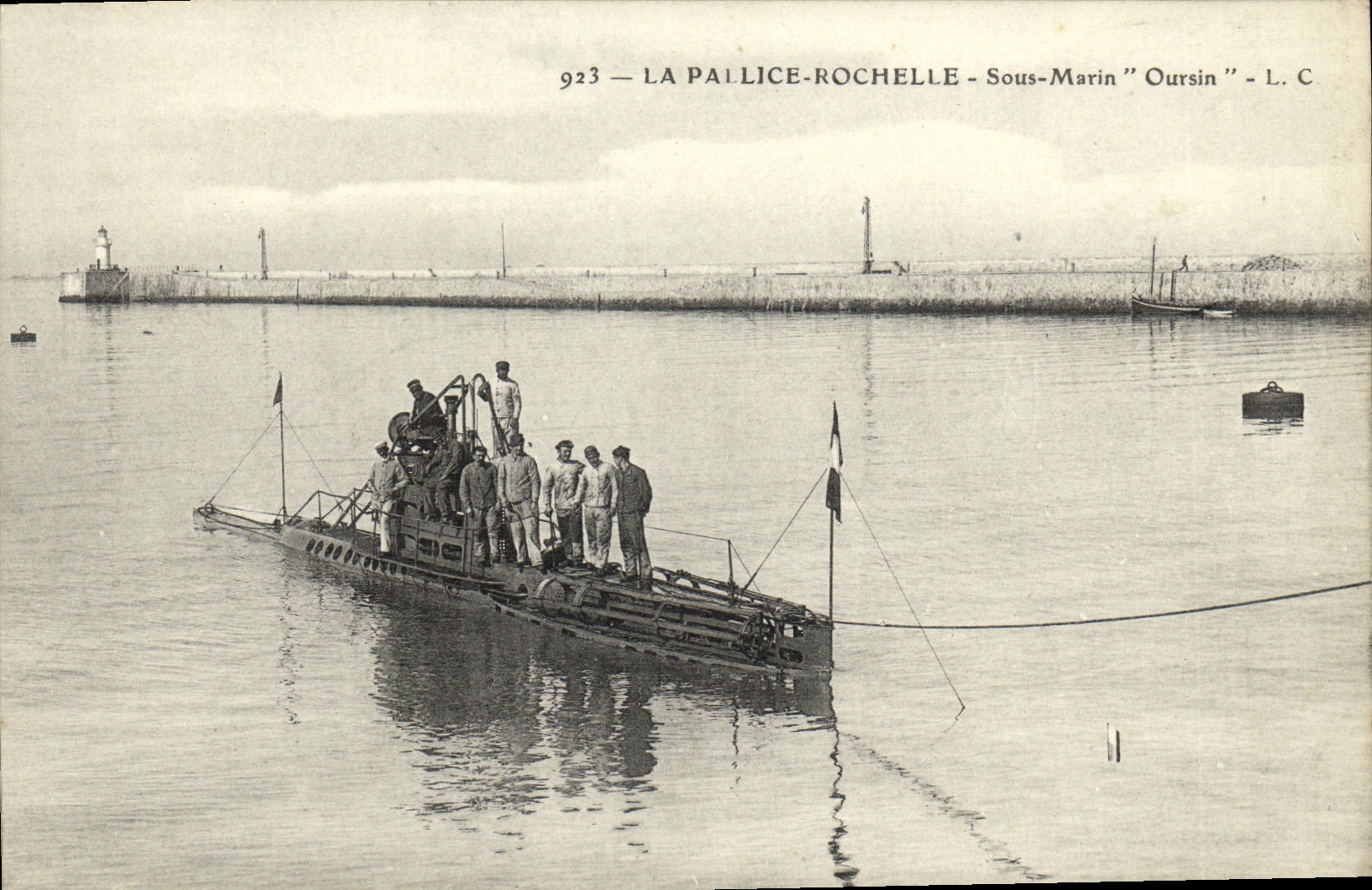 CPSM Bateau Guerre Sous marin Otarie