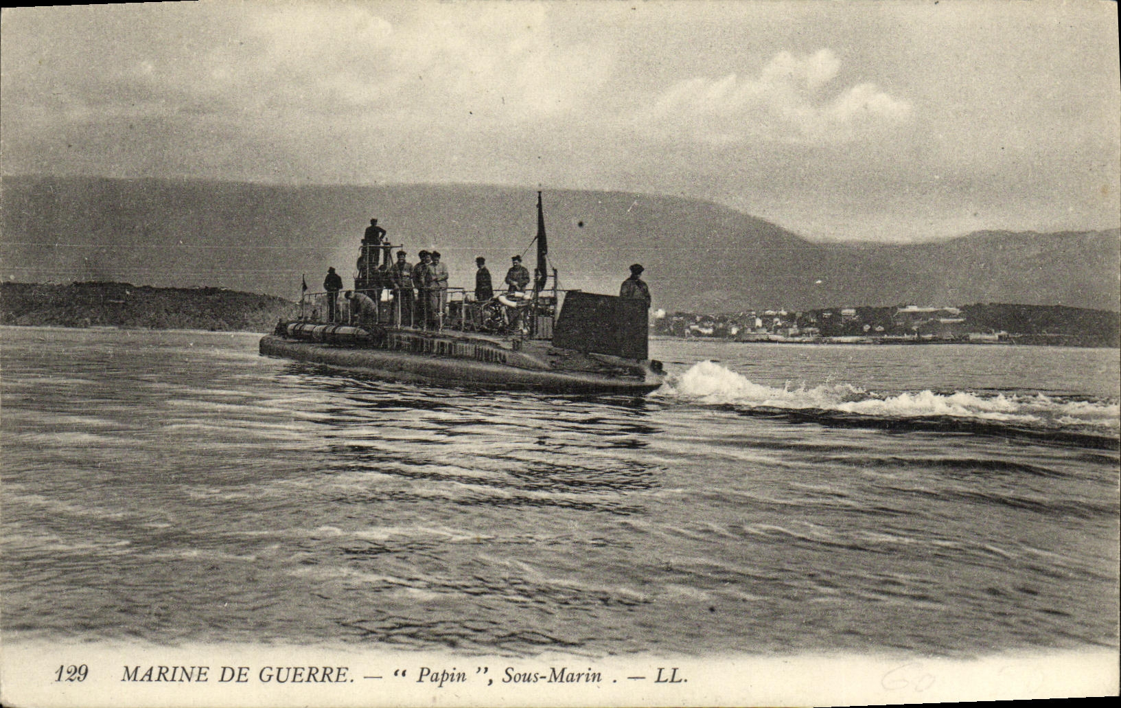 CPA Bateau Guerre Papin Sous marin 
