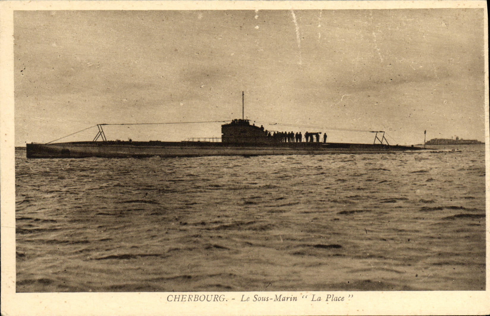 CPA Bateau Guerre Le sous marin La Place