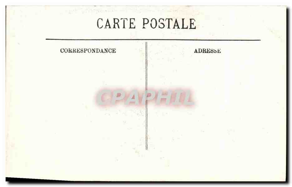 Les obsèques des victimes du "Piuviose" à Calais — Les Corbillards défilant sur la Place d'Armes — L.L. — Reverso