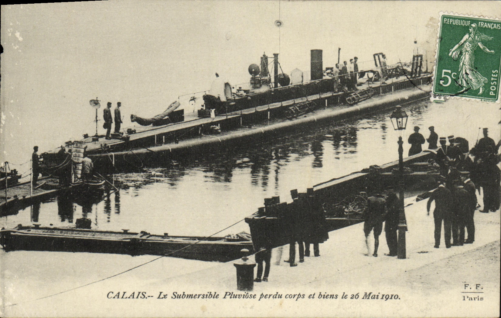 CPA Bateau Guerre Clais Le submesible Pluviose perdu corps et biens 26 mai 1910