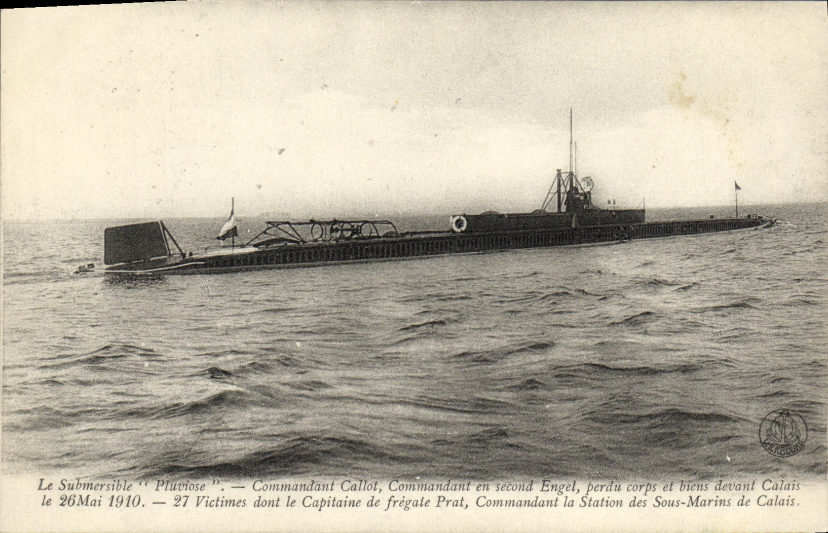 CPA Bateau Guerre Submersible Pluviose Commandant Callot 