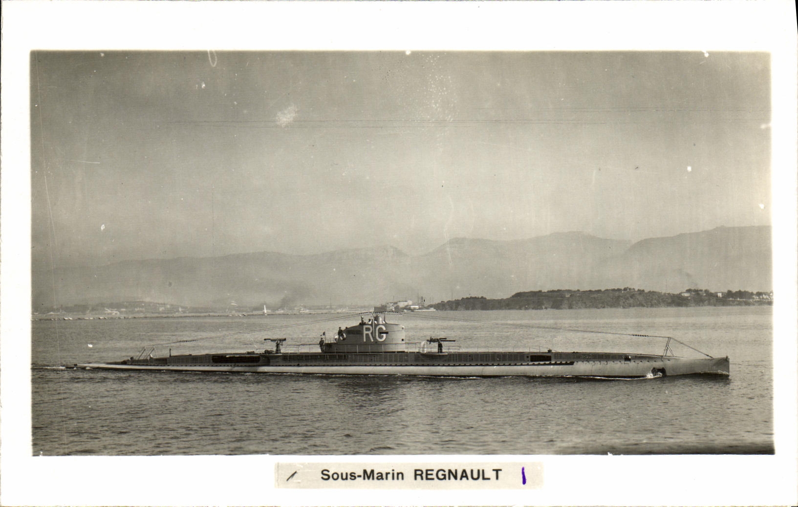 CPA Bateau Guerre Sous marin Regnault 