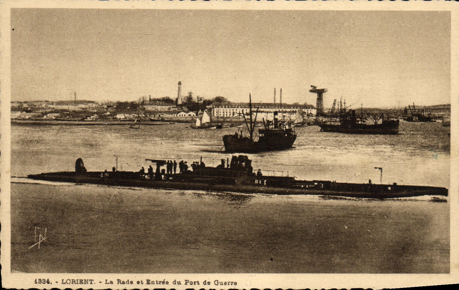 Lorient - La Rada y la Entrada del Puerto Militar — Tarjeta postal antigua n°1394, editor no identificado
