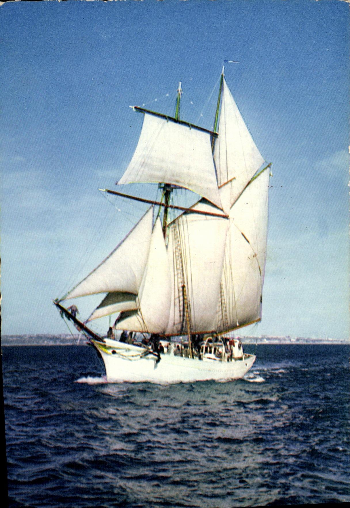 La Bretagne en Couleurs — Goélette d’Instruction de la Marine Nationale « Belle Poule » — Editions d’Art Jos. Le Doaré, Châteaulin