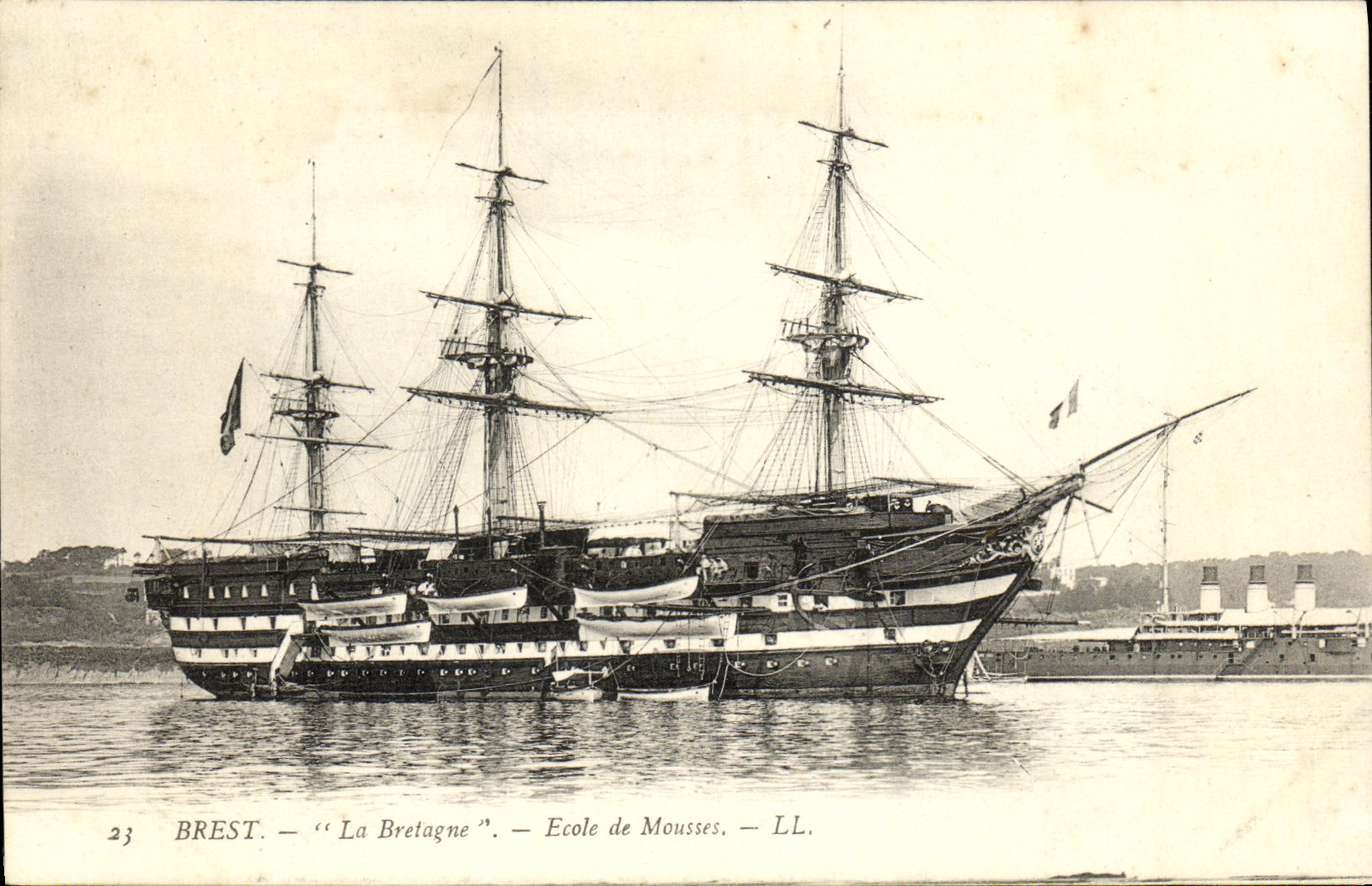 BREST — "La Bretagne" — Ecole de Moussses — LL.