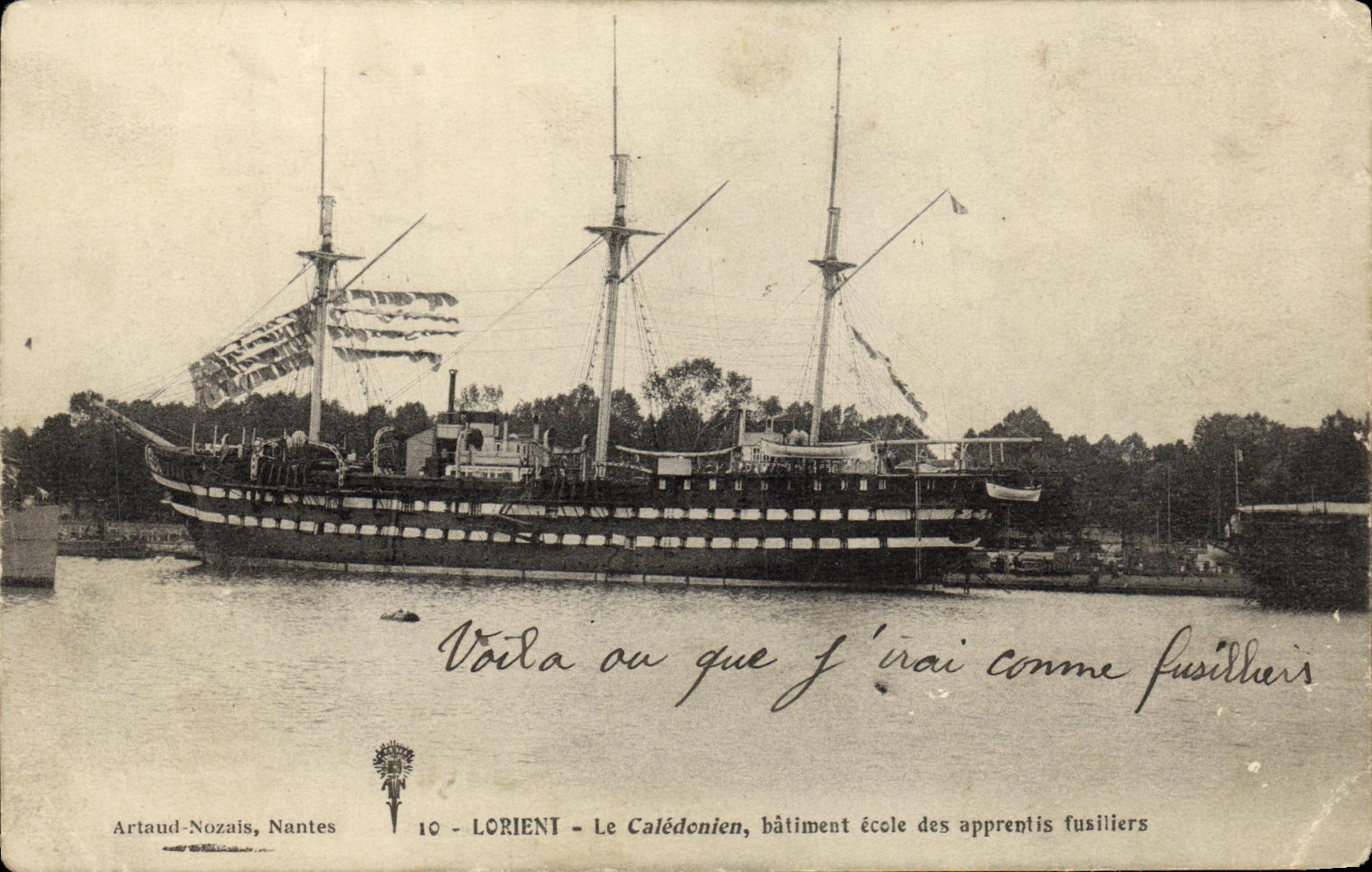 CPA Bateau Lorient Le Caledonien Batiment ecole des apprentis fusiliers