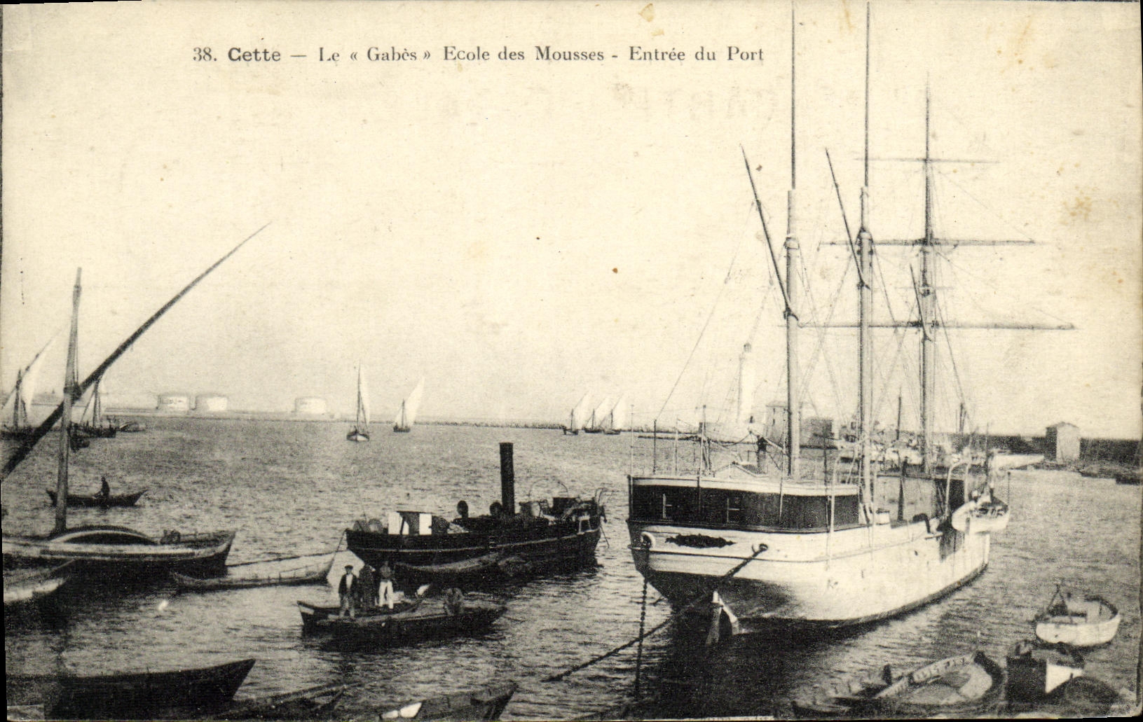 Cétte — Le « Gabès » École des Mousses — Entrée du Port — n°38