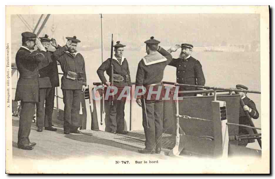 CPA Bateau Guerre ur le bord Marins 