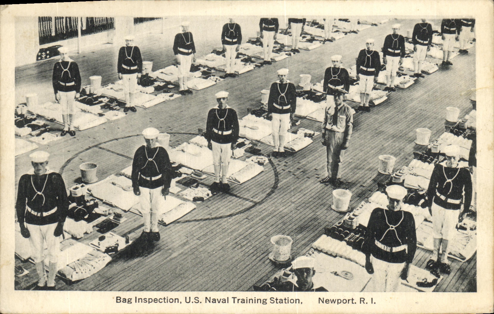Inspection de sacs — U.S. Naval Training Station, Newport, R.I.
