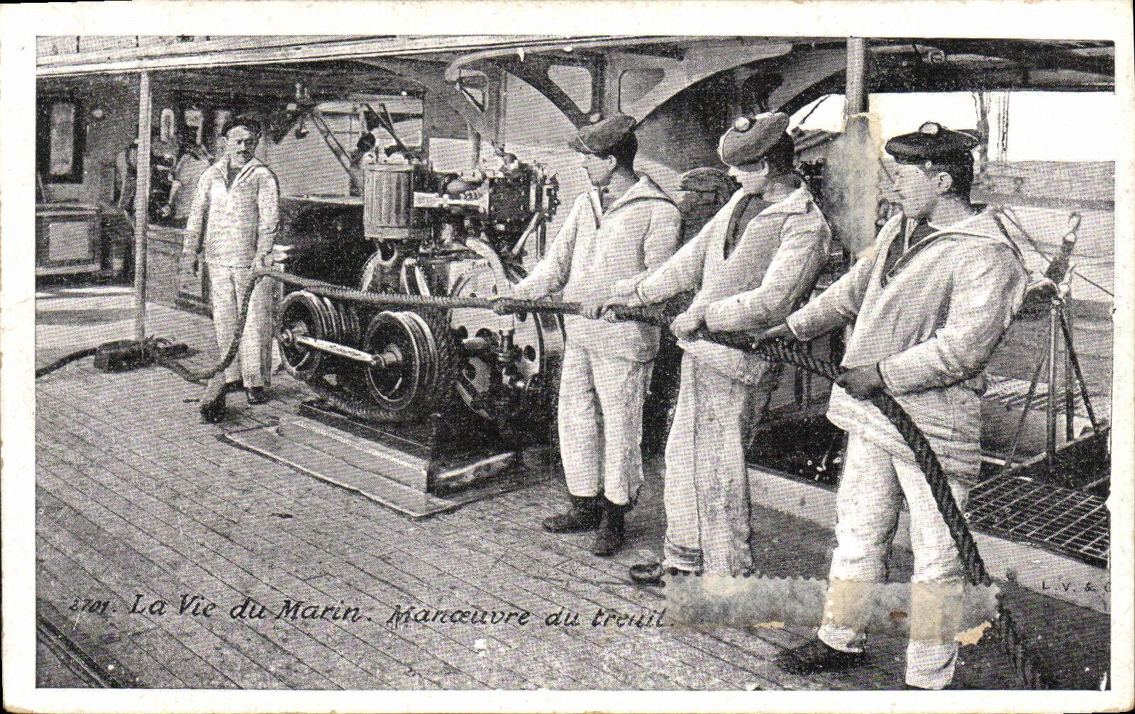 CPA Bateau La vie du marin Manoeuvre du treuil