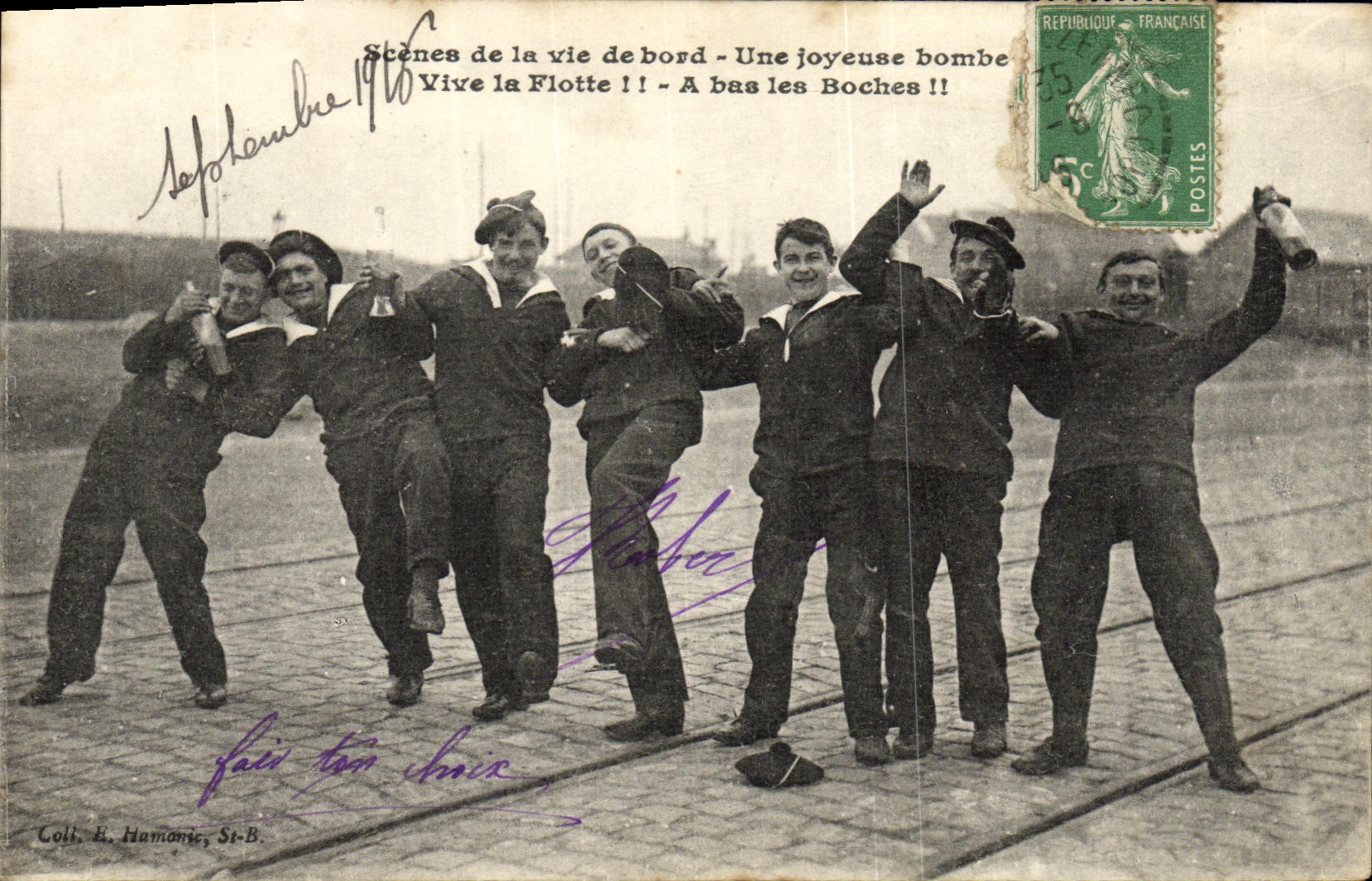 CPA Bateau Guerre Scenes de la vie a bord Une joyeuse bombe Vive la flotte MArisn 