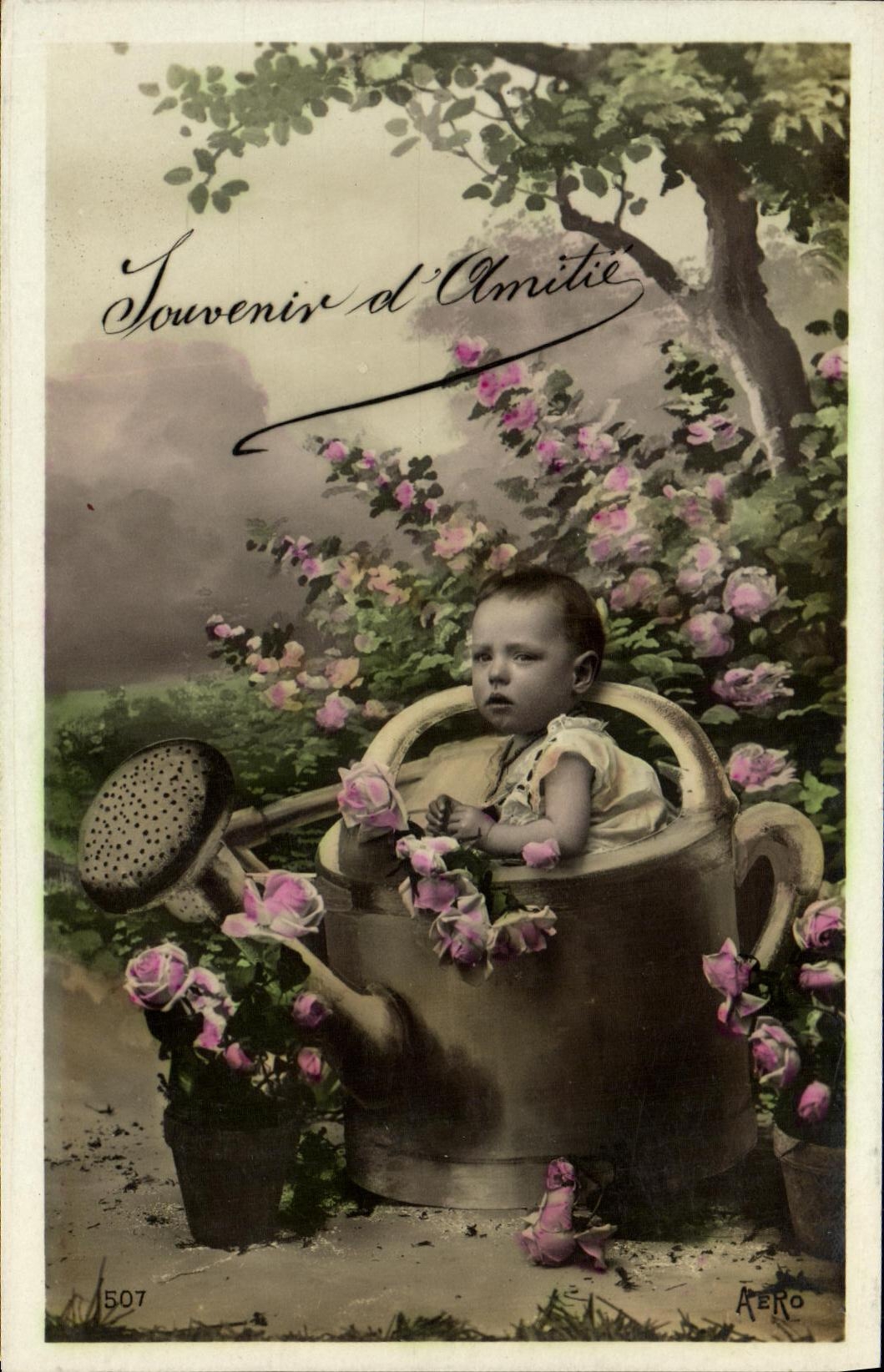 CPA Fantaisie Enfant Bebe Arrosoir 