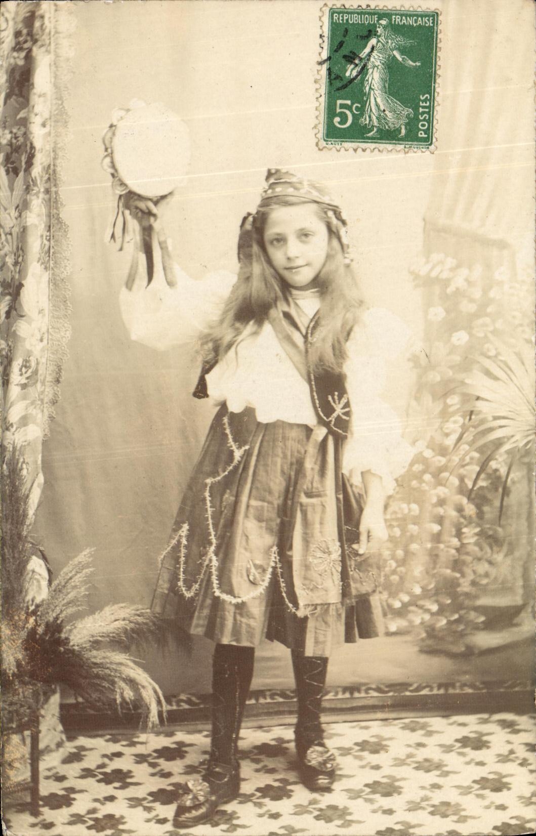 CPA Fantaisie Enfant Tambourine