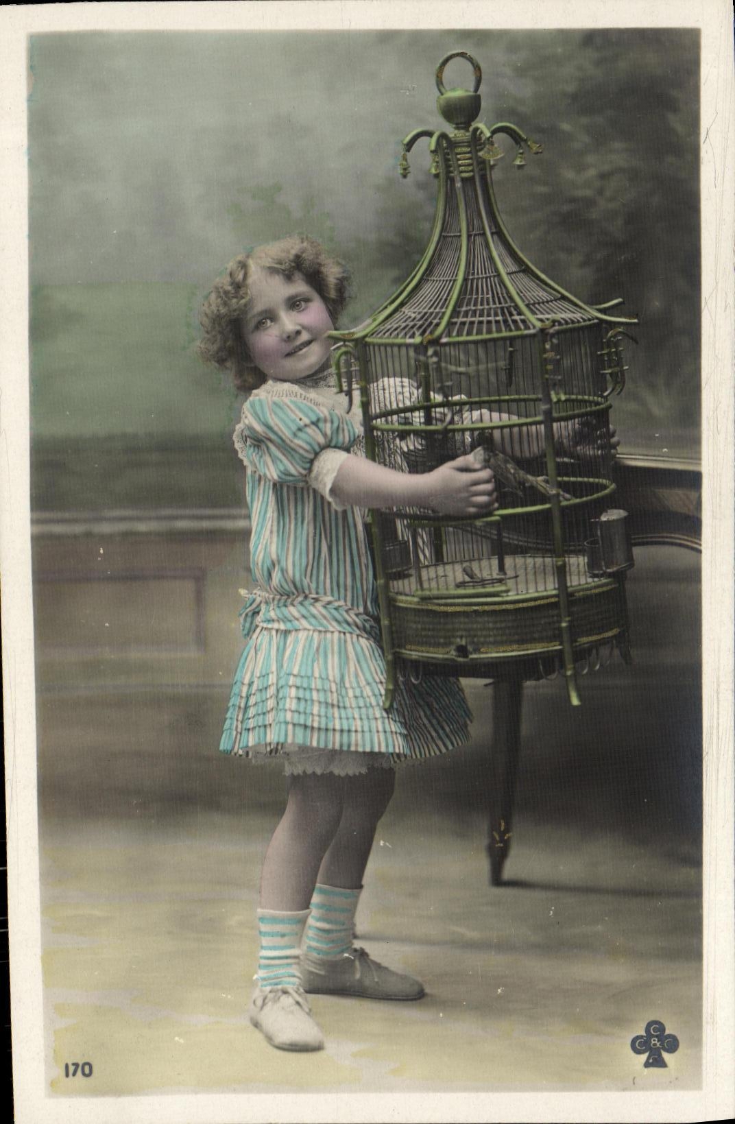 CPA Fantaisie Enfant Oiseau Canari
