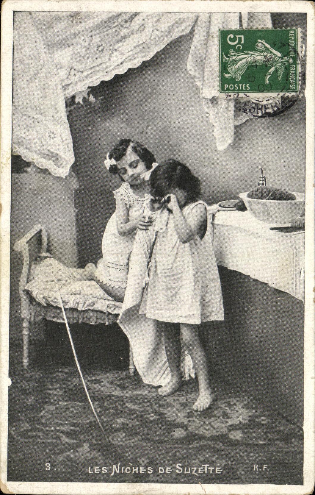 CPA Fantaisie Enfant Les niches de Suzette