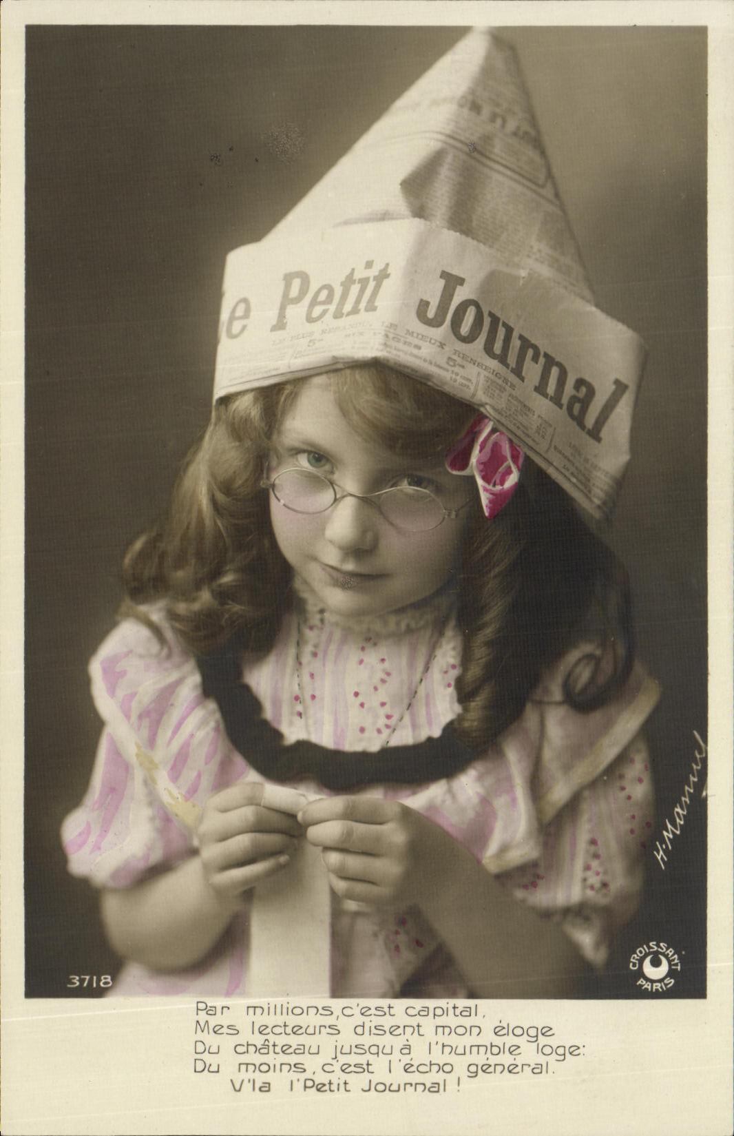 CPA Fantaisie Enfant Petit Journal