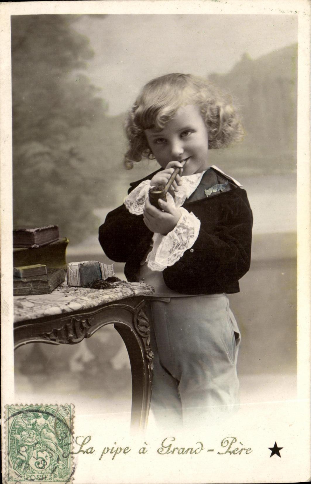 CPA Fantaisie Enfant La pipe a grand pere