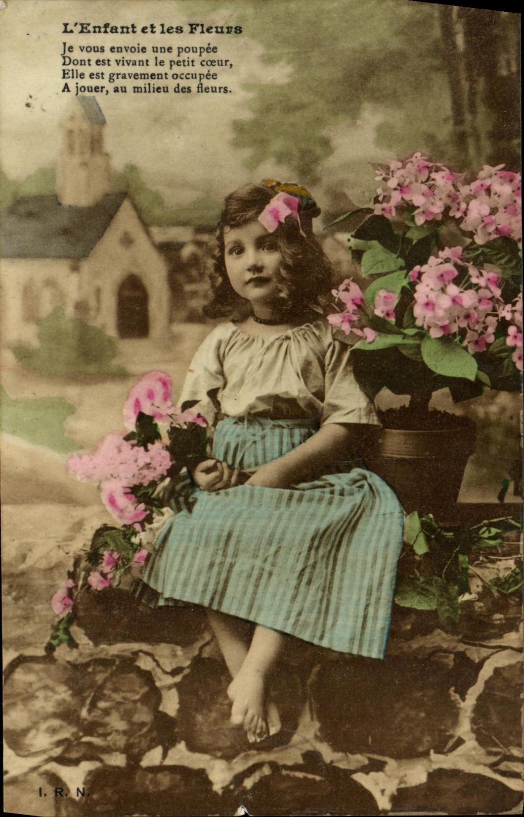 CPA Fantaisie Enfant L enfant et les fleurs