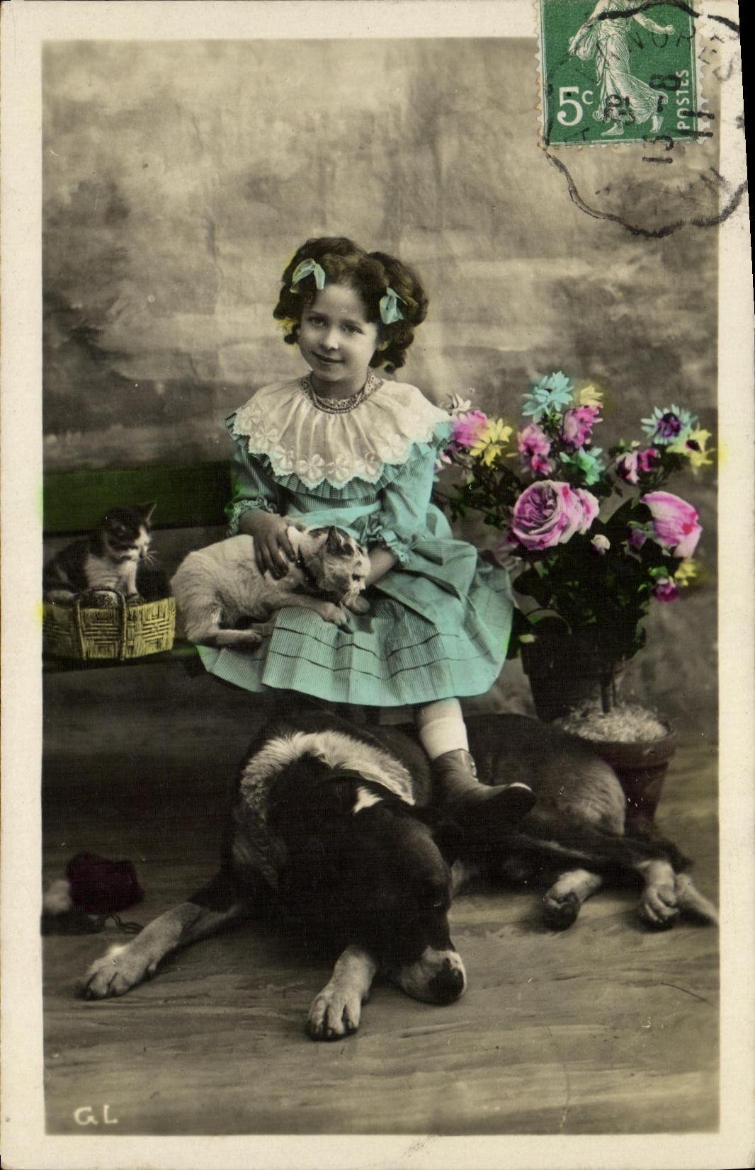 CPA Fantaisie Enfant Chien et chats Chat