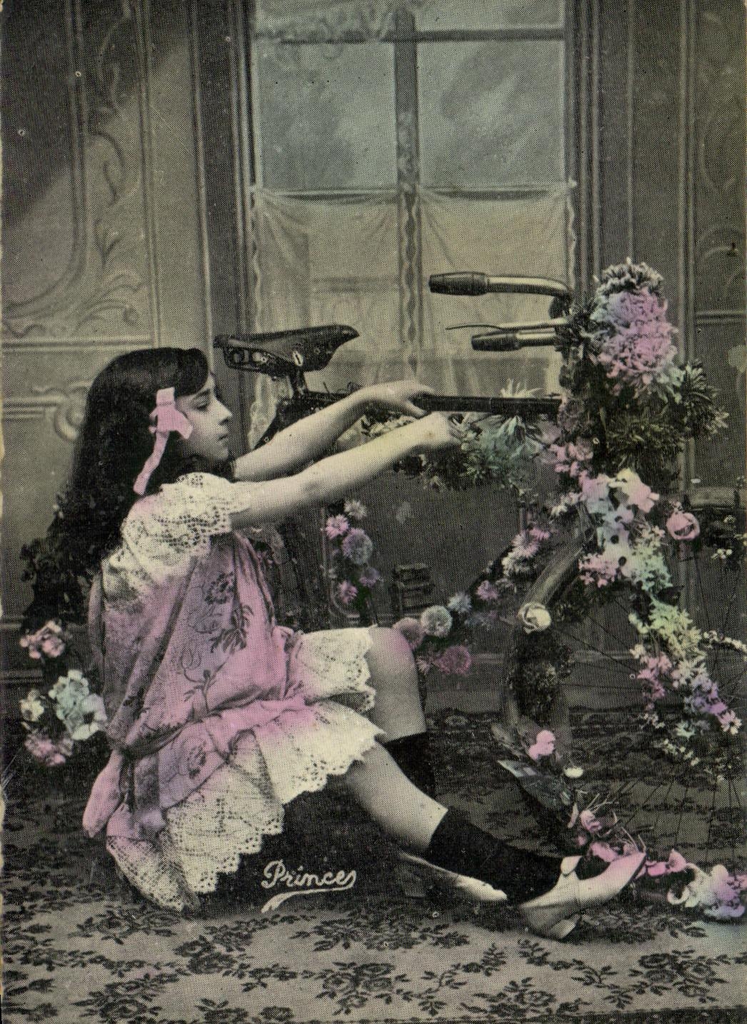 CPA Fantaisie Enfant Velo
