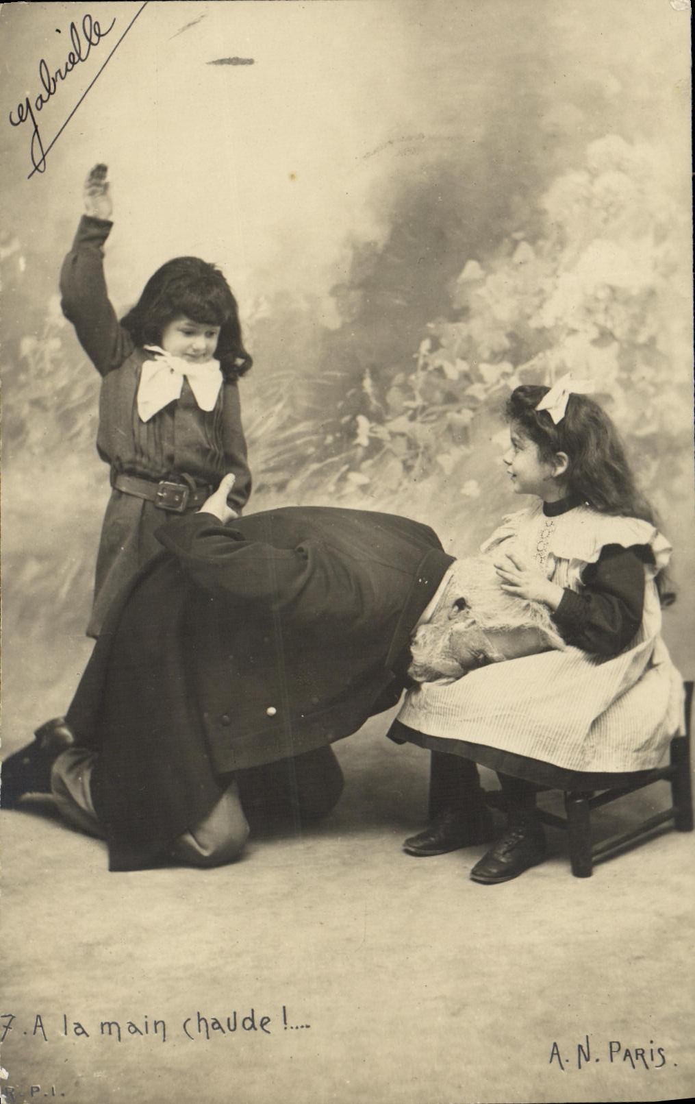 CPA Fantaisie Enfants a la main chaude 