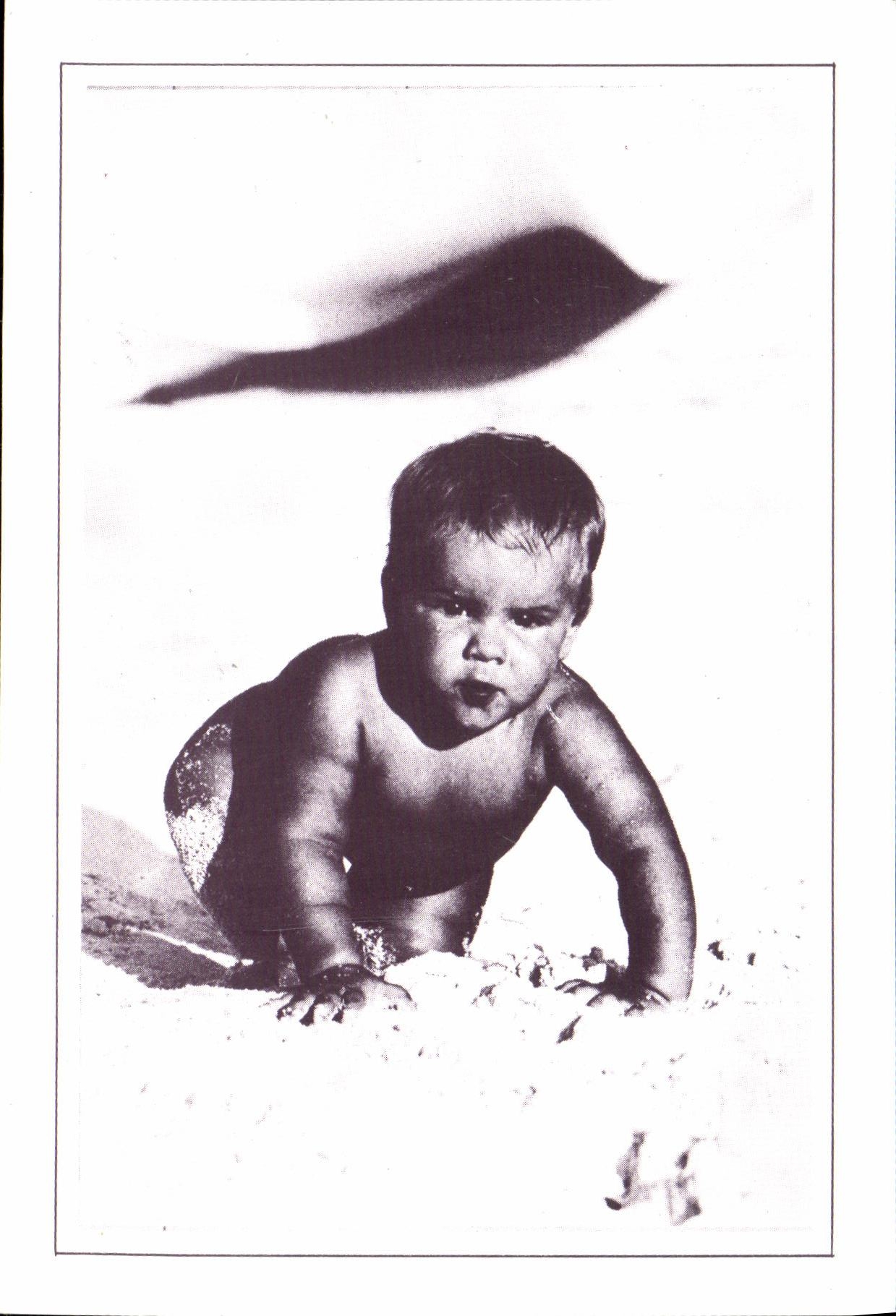Baby im Sand — ISABELLE CHAMBRAUD - JPDB