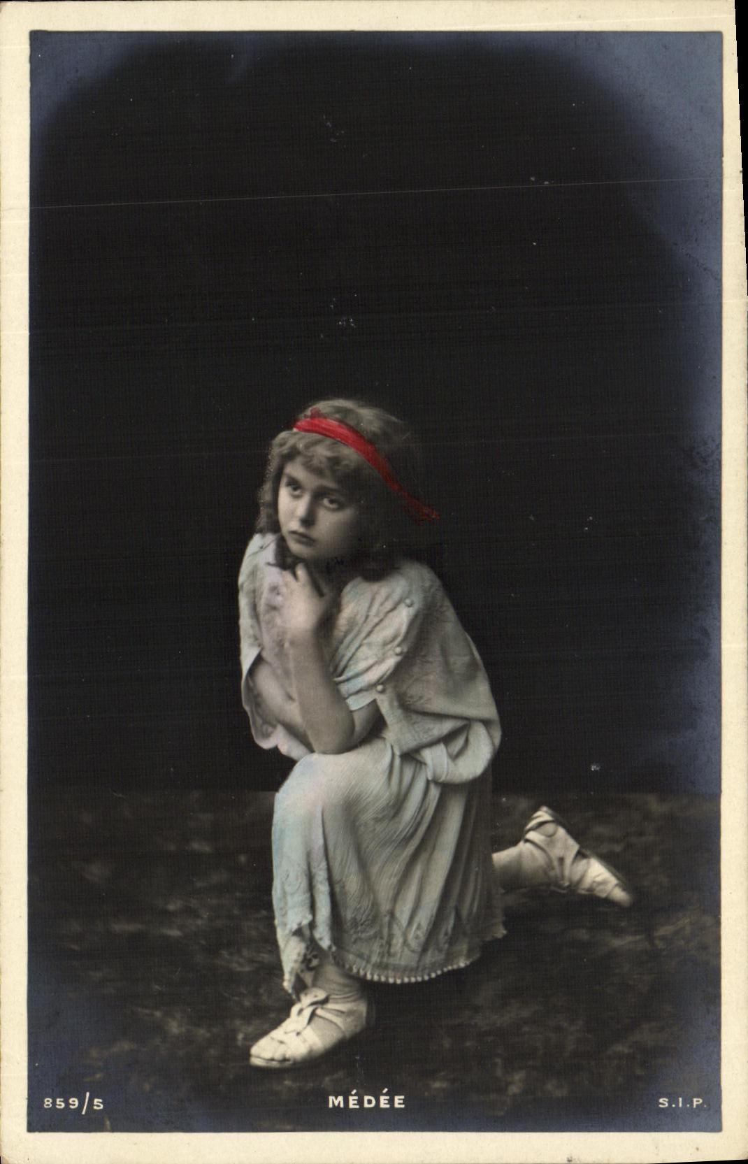 CPA Fantaisie Enfant Medee
