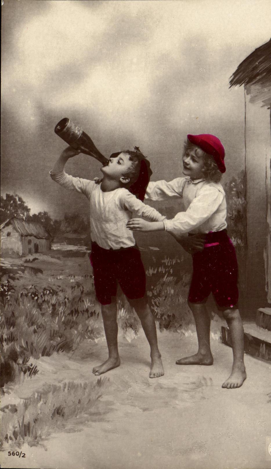 CPA Fantaisie Enfants Alcool Vin 